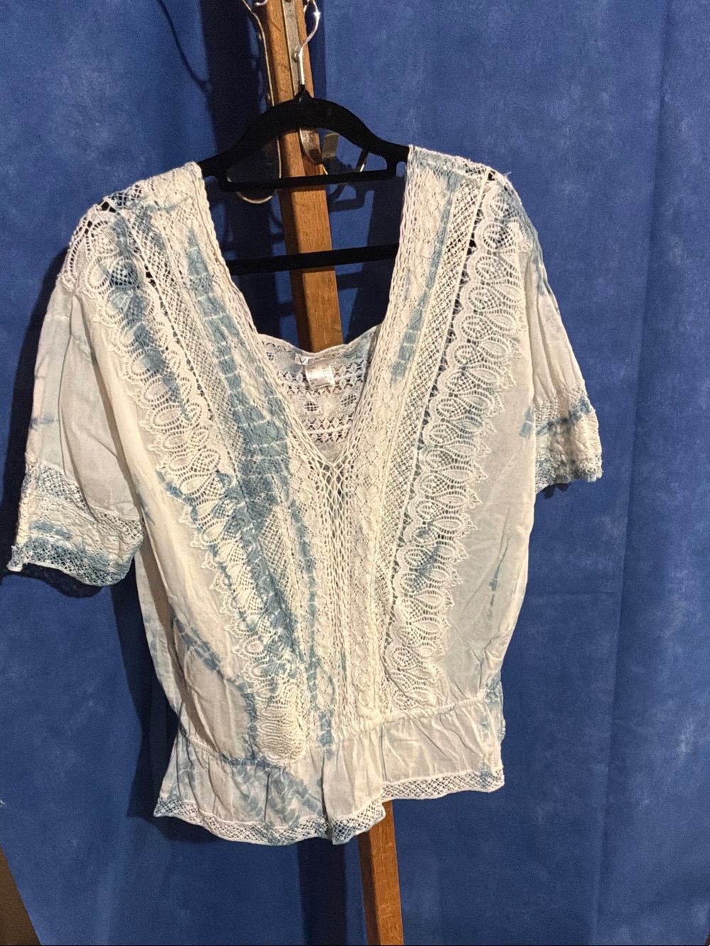 VENUS Light Blue and White Lace Crochet V-Neck Blouse
